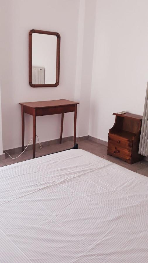 Central Apartments Eretria Dış mekan fotoğraf