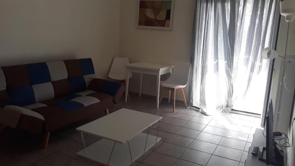 Central Apartments Eretria Dış mekan fotoğraf