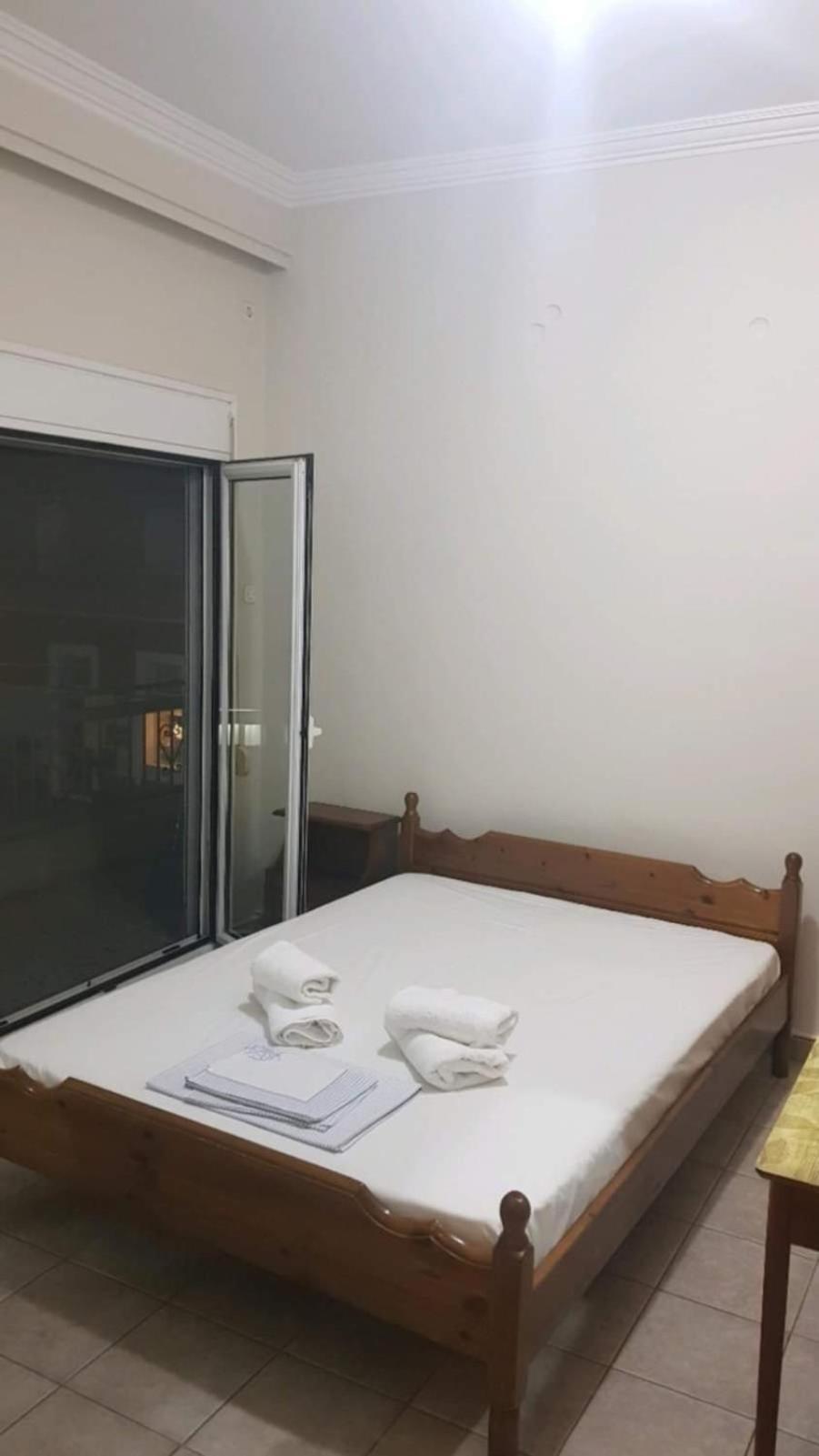 Central Apartments Eretria Dış mekan fotoğraf